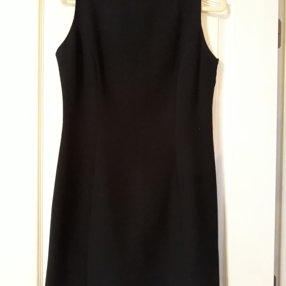 Dress - Picture 4 of 4